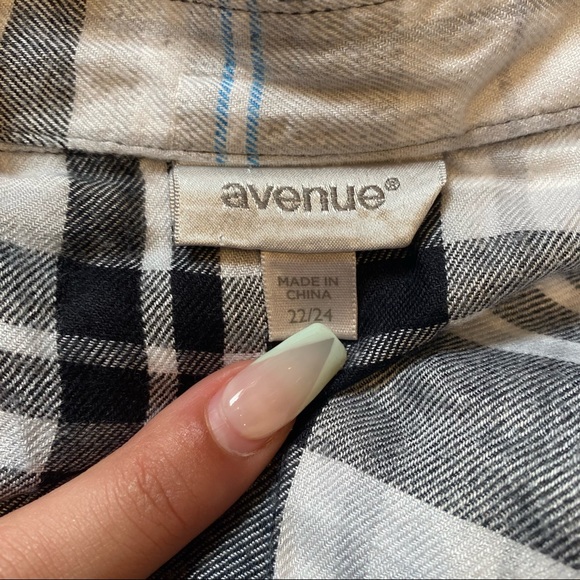 Avenue Women’s Button Down Flannel Oversize Pockets Long Sleeve Size 22 - Picture 3 of 7